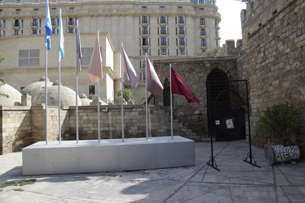 В древней части Баку - Ичери шехер созданы уголки поэзии Насими  (ФОТО)