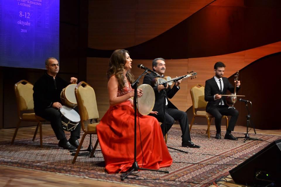 Beynəlxalq Muğam Mərkəzində “Azərbaycan xalq mahnıları” layihəsinin açılışı olub (FOTO)