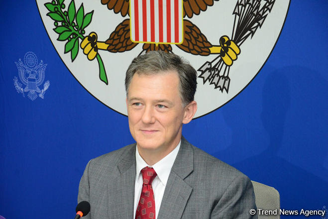 Представитель Госдепа США встретился с главными кандидатами в президенты в Грузии