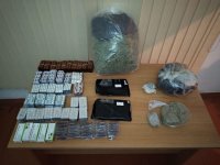 Неизвестный попытался провезти через азербайджано-иранскую границу свыше 10 кг наркотиков (ФОТО)