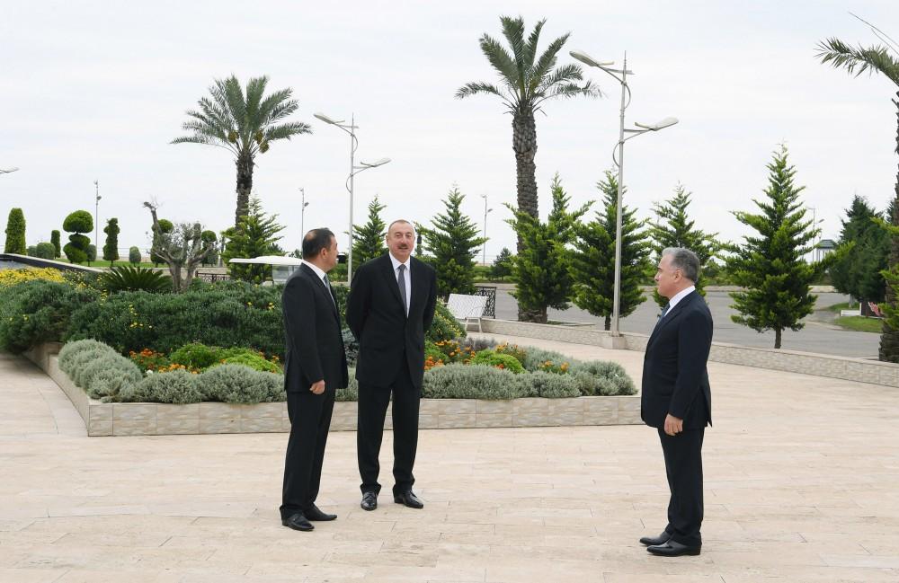 Президент Ильхам Алиев ознакомился с условиями, созданными в комплексе приморского парка-бульвара в Астаре (ФОТО)
