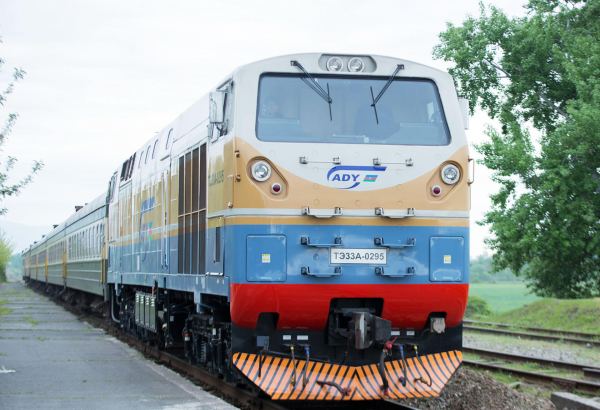 Azerbaijan kicks off reconstruction of Yevlakh-Khankendi railway's section (Exclusive)