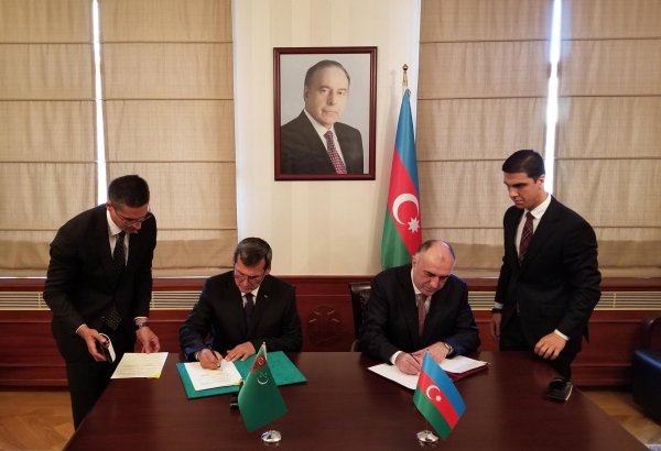 Foreign ministries of Azerbaijan, Turkmenistan ink 2019-2020 co-op program (PHOTO)