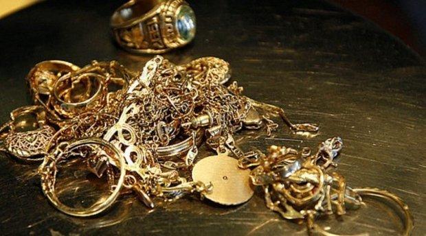 Ölkənin qızıl-gümüş bazarında QİYMƏTLƏR bahalaşdı