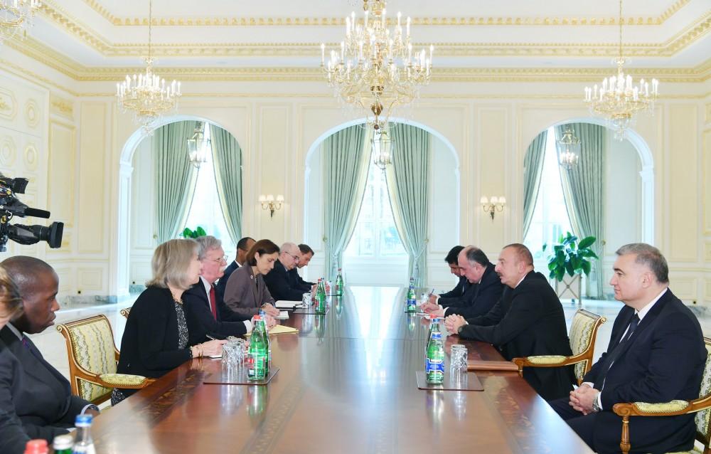 Президент Ильхам Алиев: Азербайджан надеется, что деятельность стран-сопредседателей Минской группы даст практические результаты (ФОТО)