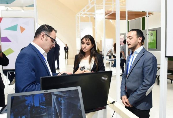 Вице-президент Фонда Гейдара Алиева Лейла Алиева ознакомилась с павильоном, где представлены инновационная продукция и успешные применения стартаперов (ФОТО)