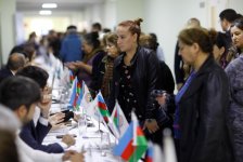 В Азербайджане обеспечены работой более 2000 вынужденных переселенцев (ФОТО)