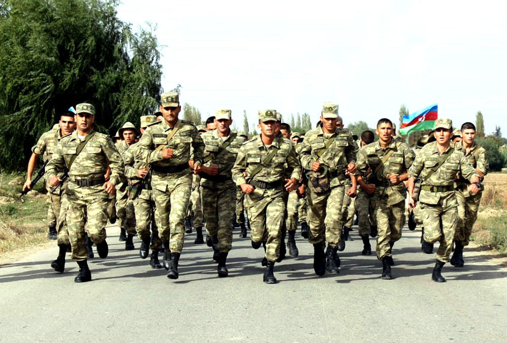 Azərbaycan Ordusunda sıçrayış marşı üzrə yarışlar keçirilir (FOTO)