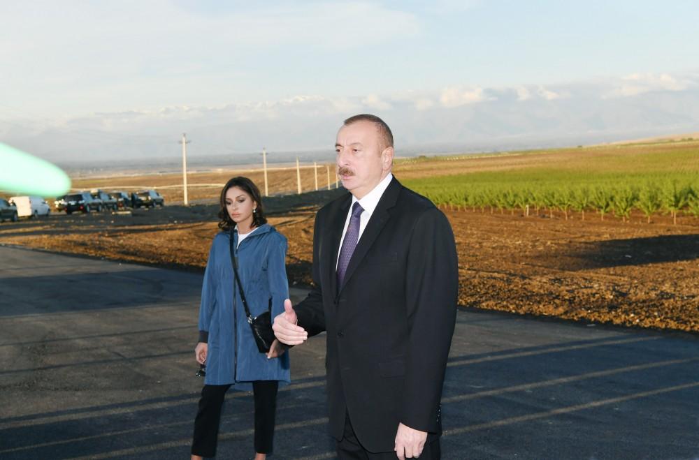 Президент Ильхам Алиев: Внимание и поддержка, оказываемые развитию сельского хозяйства в Азербайджане, находятся на высоком уровне в мировом масштабе (версия 2)
