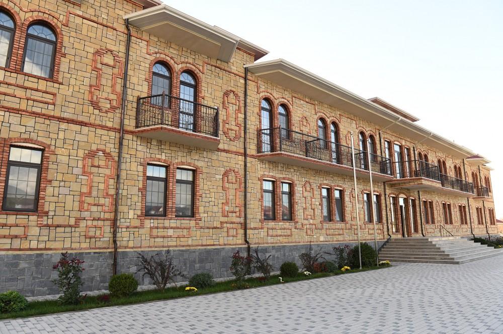 Президент Ильхам Алиев и Первая леди Мехрибан Алиева приняли участие в открытии нового здания для детдома смешанного типа в Шеки (ФОТО)