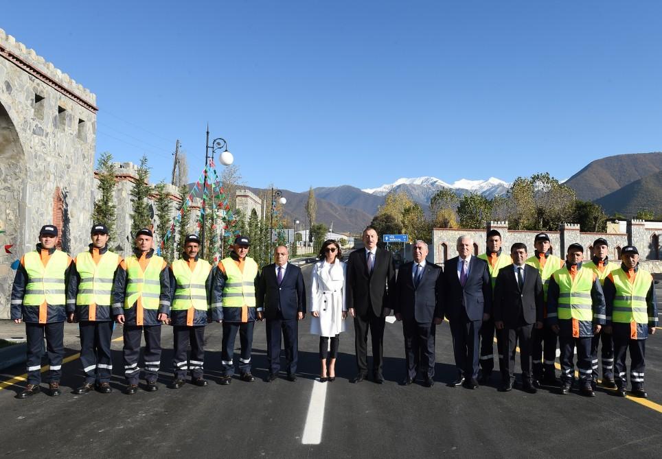 Президент Ильхам Алиев и Первая леди Мехрибан Алиева приняли участие в открытии автодороги Шеки-Киш (ФОТО)