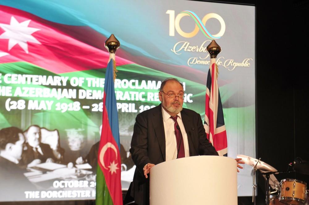 Heydər Əliyev Fondunun təşkilatçılığı ilə Londonda Azərbaycan Xalq Cümhuriyyətinin 100 illiyinə həsr olunan tədbir keçirilib (FOTO)