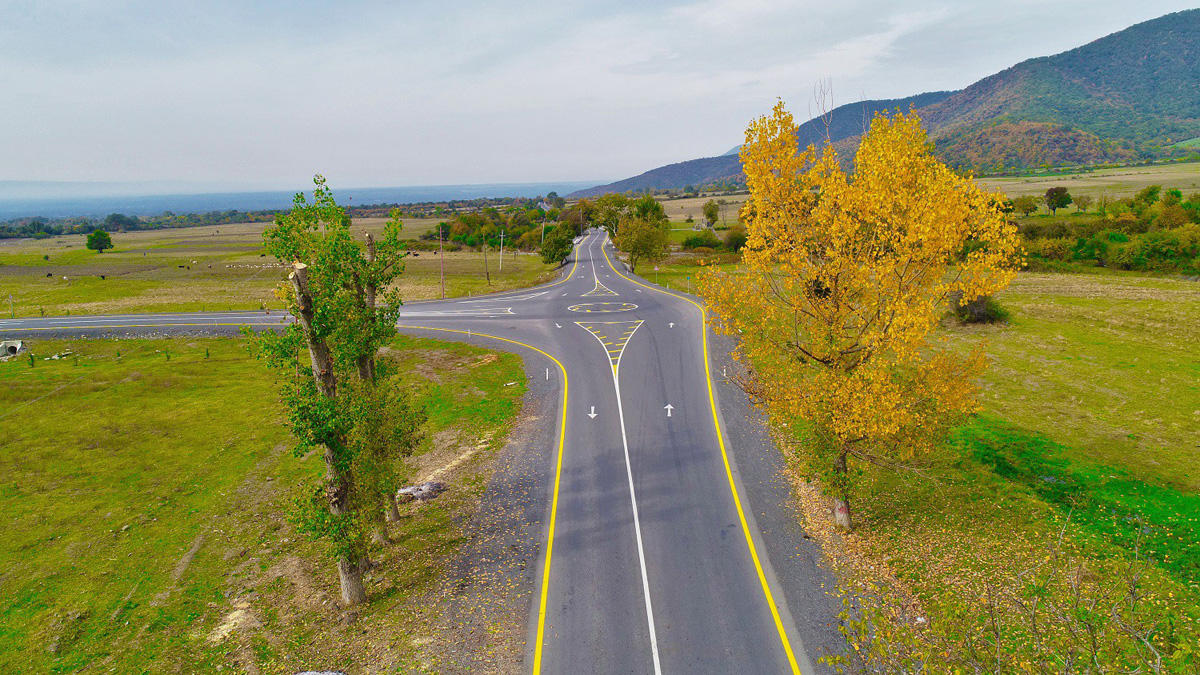 Mühüm turizm marşrutuna daxil olan Qax-Zaqatala yolu yenidən quruldu (FOTO)
