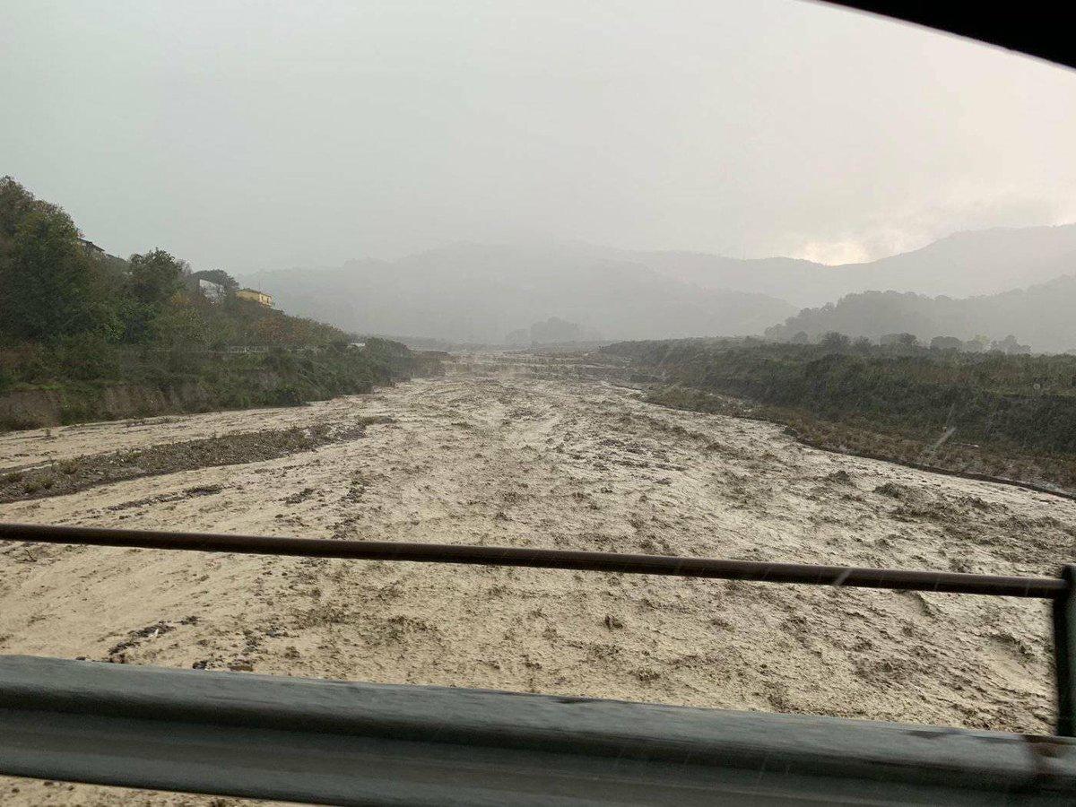 Река Ия, вызвавшая наводнение в Тулуне, опустилась ниже критического уровня