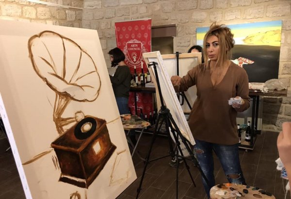 Картины, вдохновленные музыкой, впервые представлены в Баку  (ВИДЕО, ФОТО)