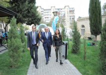 Вице-президент Фонда Гейдара Алиева Лейла Алиева в рамках проекта "Наш двор" приняла участие в открытии благоустроенного двора и массовой посадке деревьев (ФОТО)