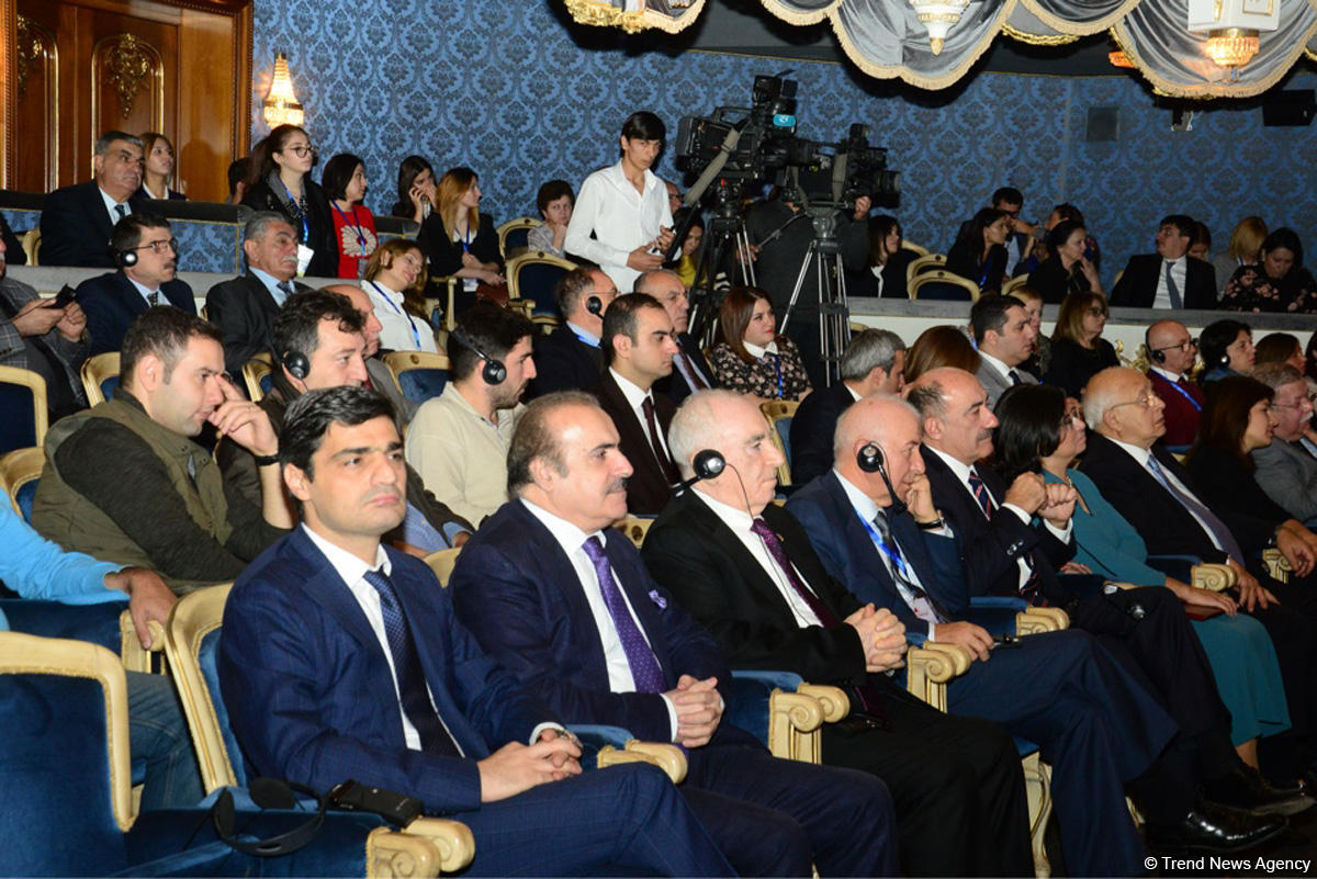 Bakıda V Beynəlxalq Teatr Konfransı işə başlayıb (FOTO)