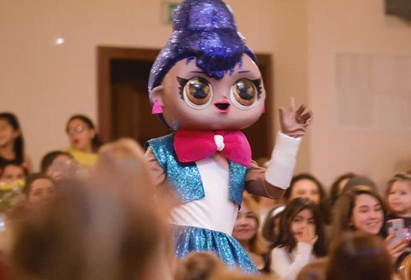 Сверкай и веселись - куклы LOL в Баку (ВИДЕО)