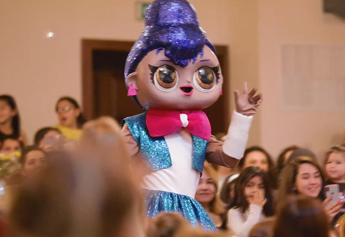 Сверкай и веселись - куклы LOL в Баку (ВИДЕО)