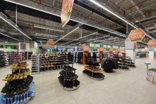 Azerbaijani president, first lady inaugurate new "Bravo" supermarket in Baku (PHOTO)