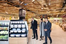 Azerbaijani president, first lady inaugurate new "Bravo" supermarket in Baku (PHOTO)