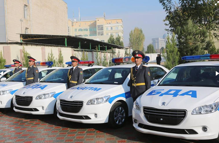 Tajik police expected to change their uniform in spring