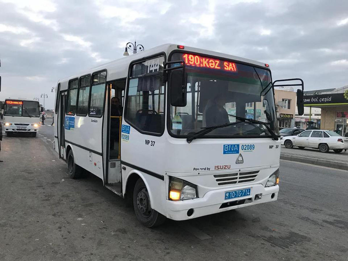 В Баку вышли на линии новые автобусы (ФОТО)