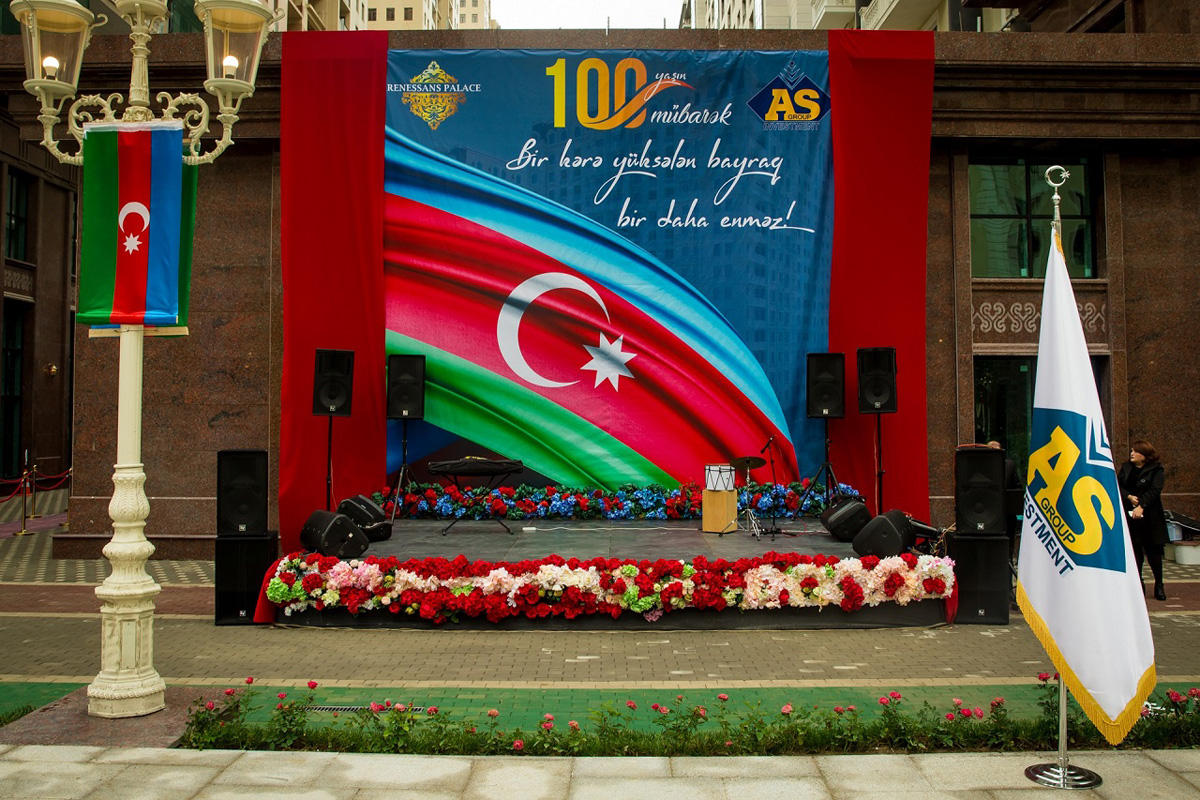В жилом комплексе Renessans Palace прошло праздничное мероприятие, посвященное Дню флага (ФОТО)