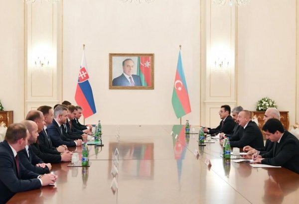 Azerbaijani president, Slovakian PM hold expanded meeting