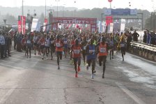 Азербайджанка пробежала по Босфорскому мосту из Азии в Европу, установив рекорд  (ФОТО)