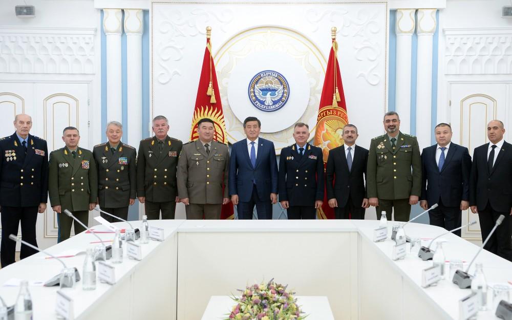 Qırğızıstan Prezidenti MDB Sərhəd Qoşunları Komandanları Şurasının 80-ci iclasının iştirakçılarını qəbul edib (FOTO)