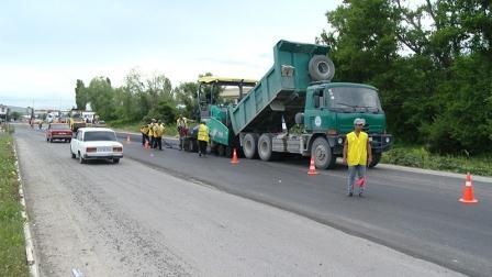В Азербайджане началось восстановление автодорог, ведущих в туристические регионы
