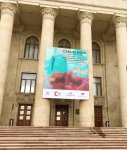 В Баку представлены картины, нарисованные соками овощей и фруктов (ФОТО)