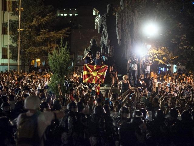 В Скопье проходит акция протеста против переименования Македонии