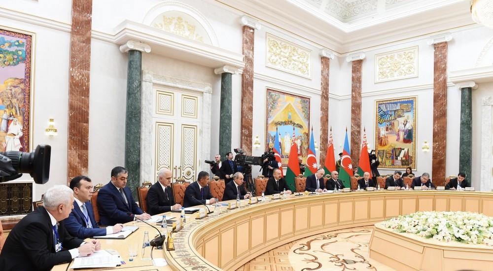 В Минске состоялась встреча президентов Азербайджана и Беларуси в расширенном составе (ФОТО)