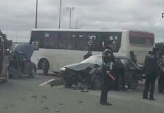 Bakıda marşrut avtobusu qəza törətdi, 3 nəfər xəstəxanaya yerləşdirildi