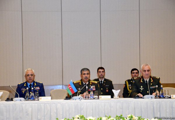 В Баку проходит встреча министра обороны Азербайджана и   начальников генштабов Турции и Грузии (ФОТО)