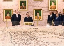 Azerbaijani president visits "People's Memory" complex in Ashgabat (PHOTO)