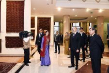 Prezident İlham Əliyev Aşqabadda Türkmən milli xalça muzeyi ilə tanış olub (FOTO)