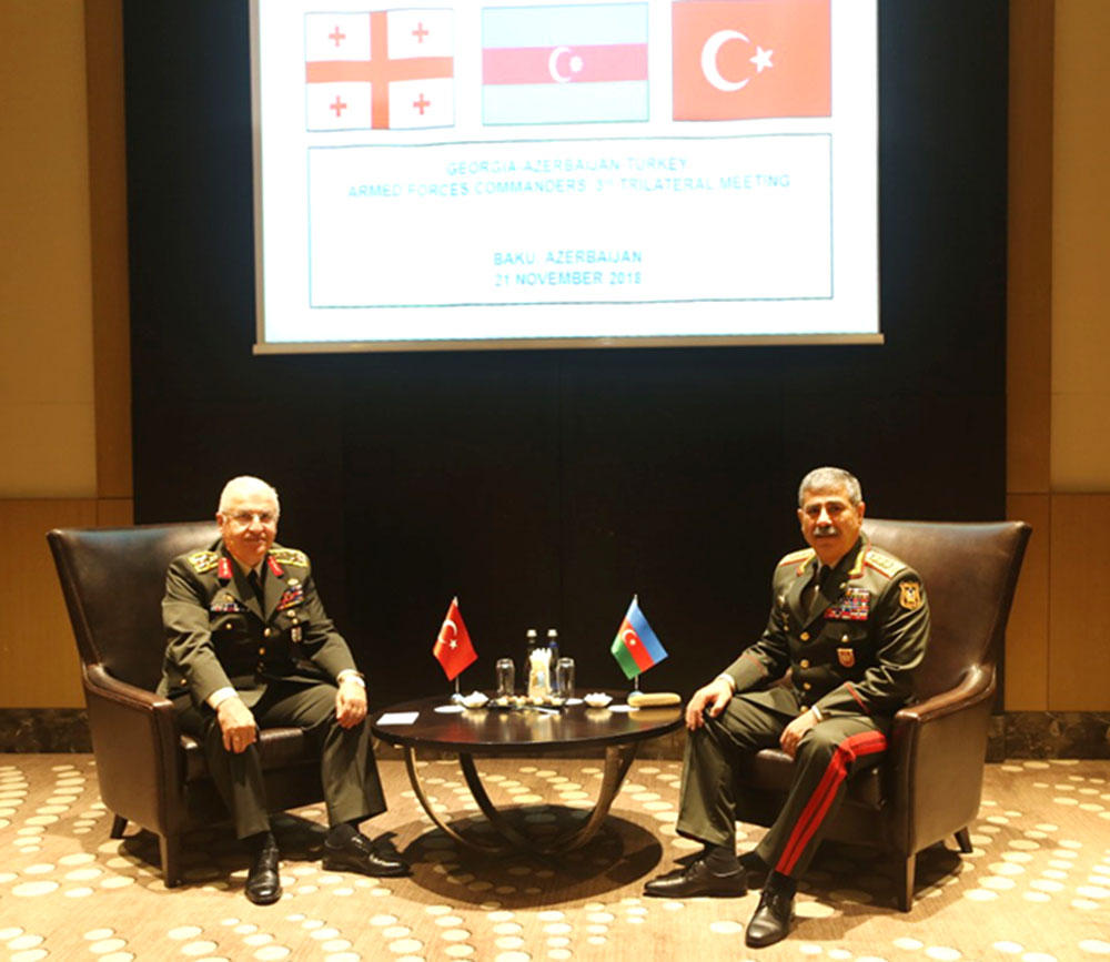 Azerbaijani defense minister meets chief of Turkish General Staff (PHOTO)