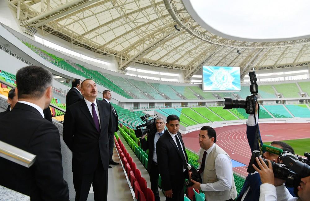 Prezident İlham Əliyev Aşqabadda Olimpiya Kompleksi ilə tanış olub (FOTO)