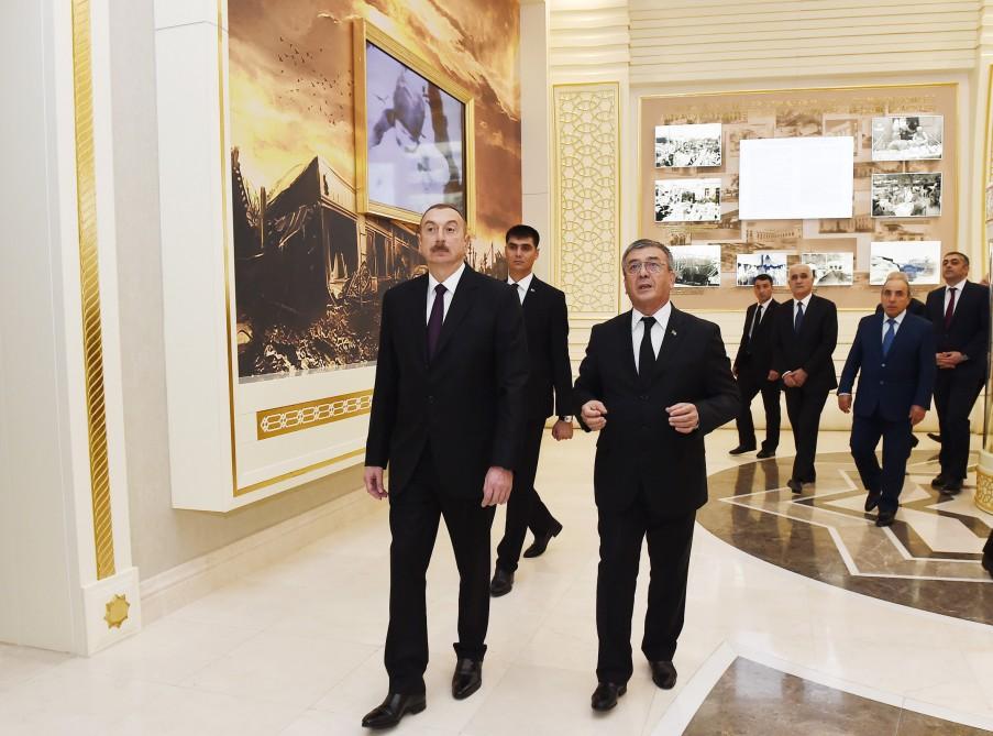 Azerbaijani president visits "People's Memory" complex in Ashgabat (PHOTO)