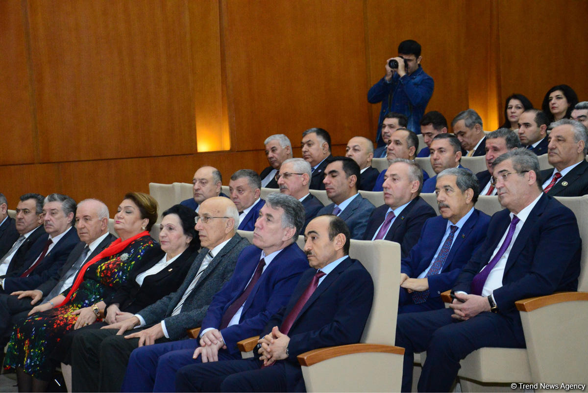 Yeni Azərbaycan Partiyasının yaradılmasının 26-cı ildönümü ilə bağlı tədbir keçirilib (FOTO)