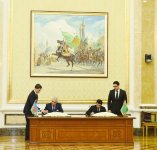 Azerbaijan, Turkmenistan sign bilateral documents (PHOTO)