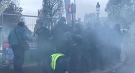 Etirazçılar Makronu istefaya səsləyir – polis gözyaşardıcı qazdan istifadə edib (FOTO)