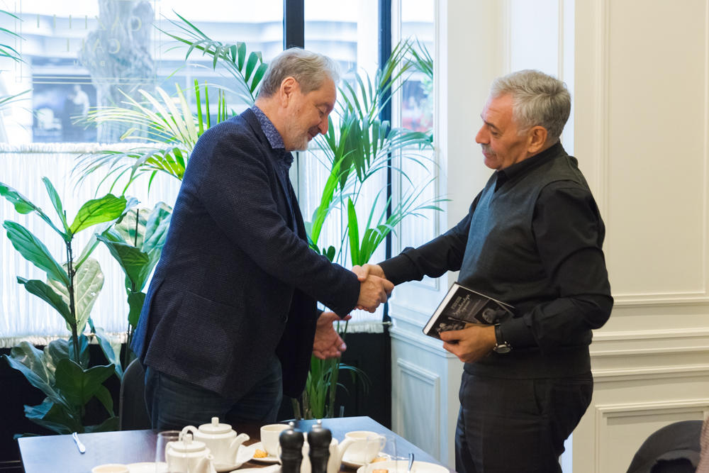 Warm meeting with Veniamin Smekhov at Gazelli House in Baku (PHOTO)
