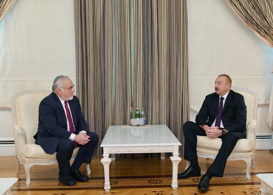 President Ilham Aliyev receives US renowned religious figures (PHOTO)