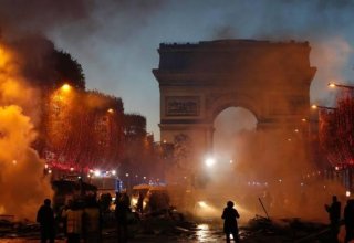 Полиция сообщила о новых задержаниях на акции протеста в Париже