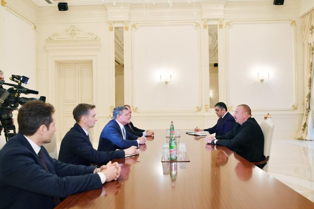 Президент Ильхам Алиев принял делегацию компании CISCO