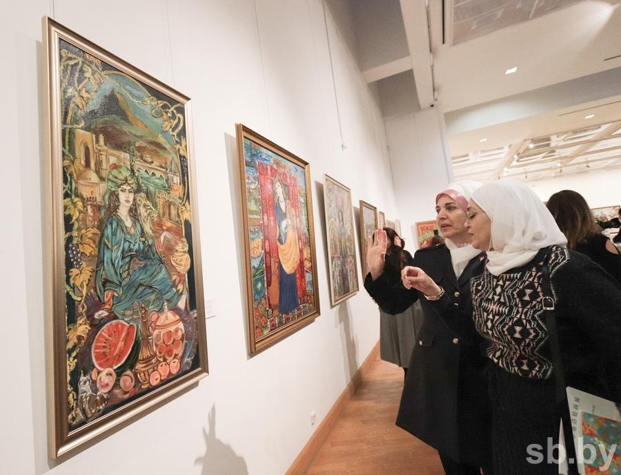 В Минске открылась необычная выставка Наили Гандиловой, посвященная Азербайджану (ФОТО)
